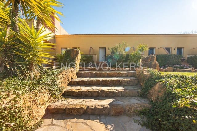 9 quarto Moradia para venda em Vinaròs com piscina garagem - 755 000 € (Ref: 9080576)