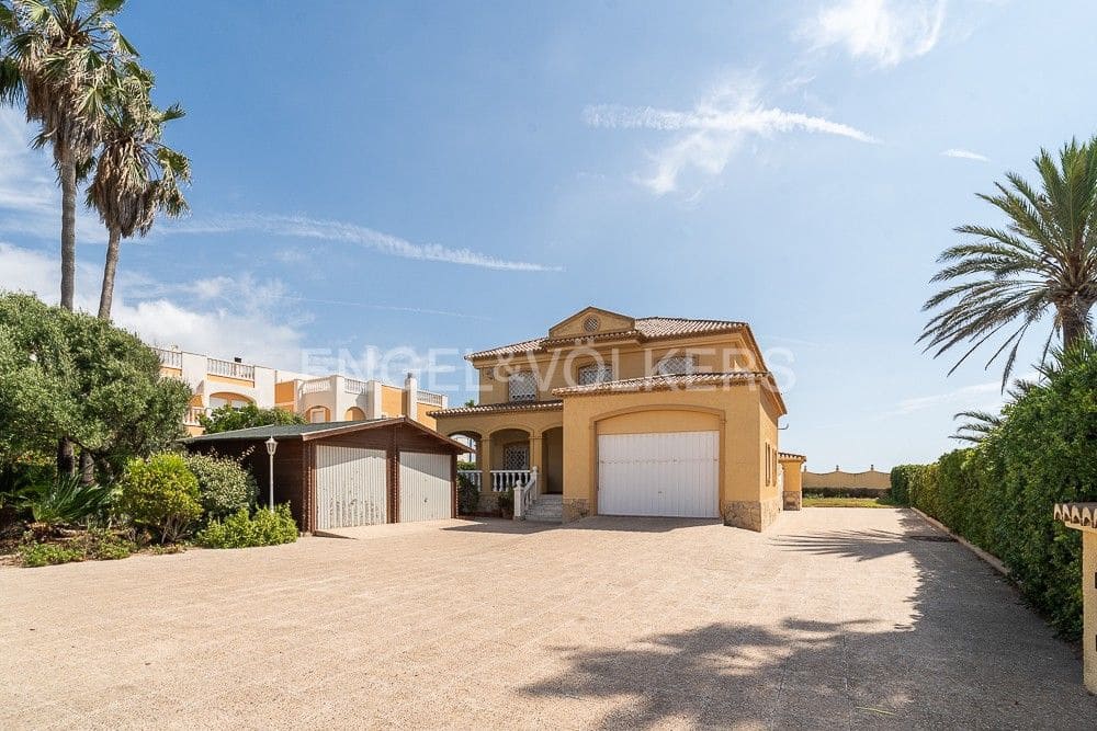 4 bedroom Villa for sale in Cullera - € 850,000 (Ref: 9080577)