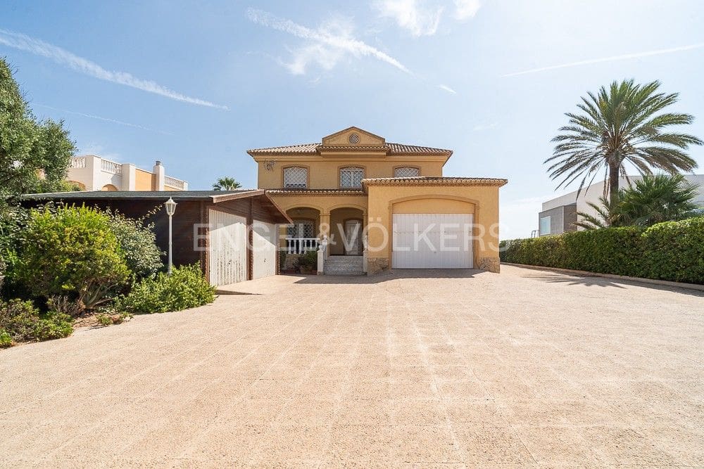 4 bedroom Villa for sale in Cullera - € 850,000 (Ref: 9080577)