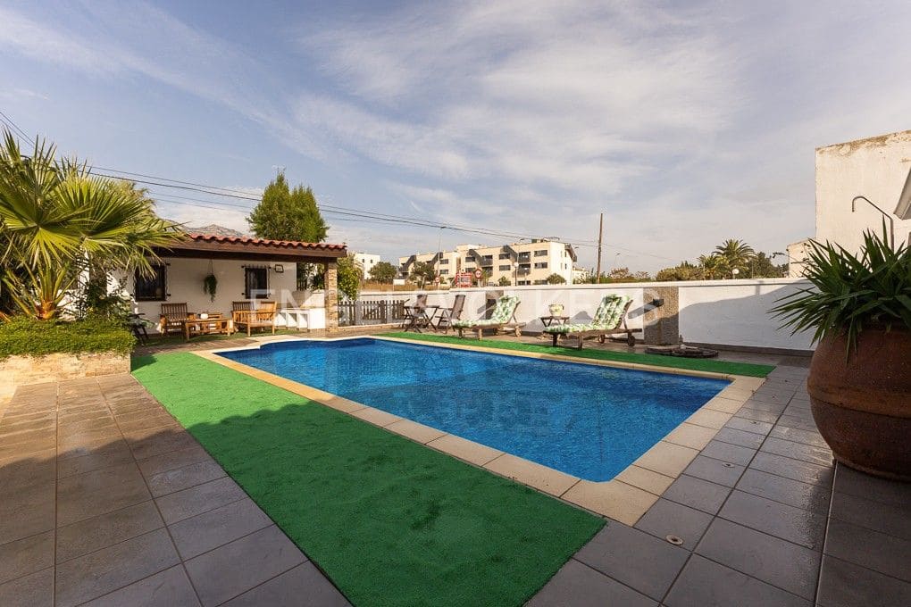 5 sovrum Villa till salu i Alcanar med pool garage - 885 000 € (Ref: 9080581)