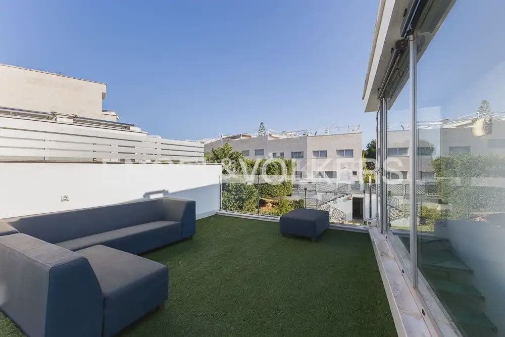 3 soveværelse Lejlighed til salg i Denia med swimmingpool garage - € 568.000 (Ref: 9080590)