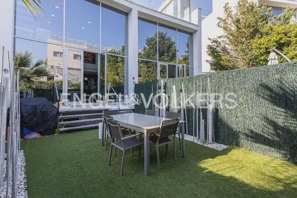 3 soveværelse Lejlighed til salg i Denia med swimmingpool garage - € 568.000 (Ref: 9080590)