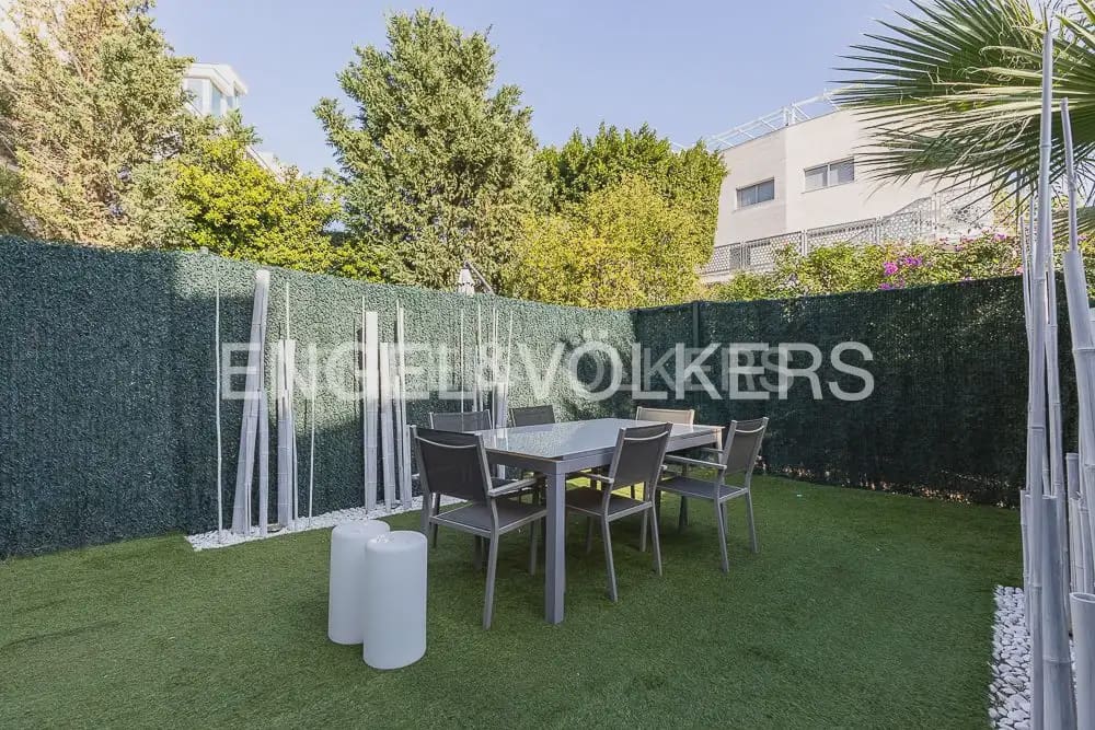 3 soveværelse Lejlighed til salg i Denia med swimmingpool garage - € 568.000 (Ref: 9080590)