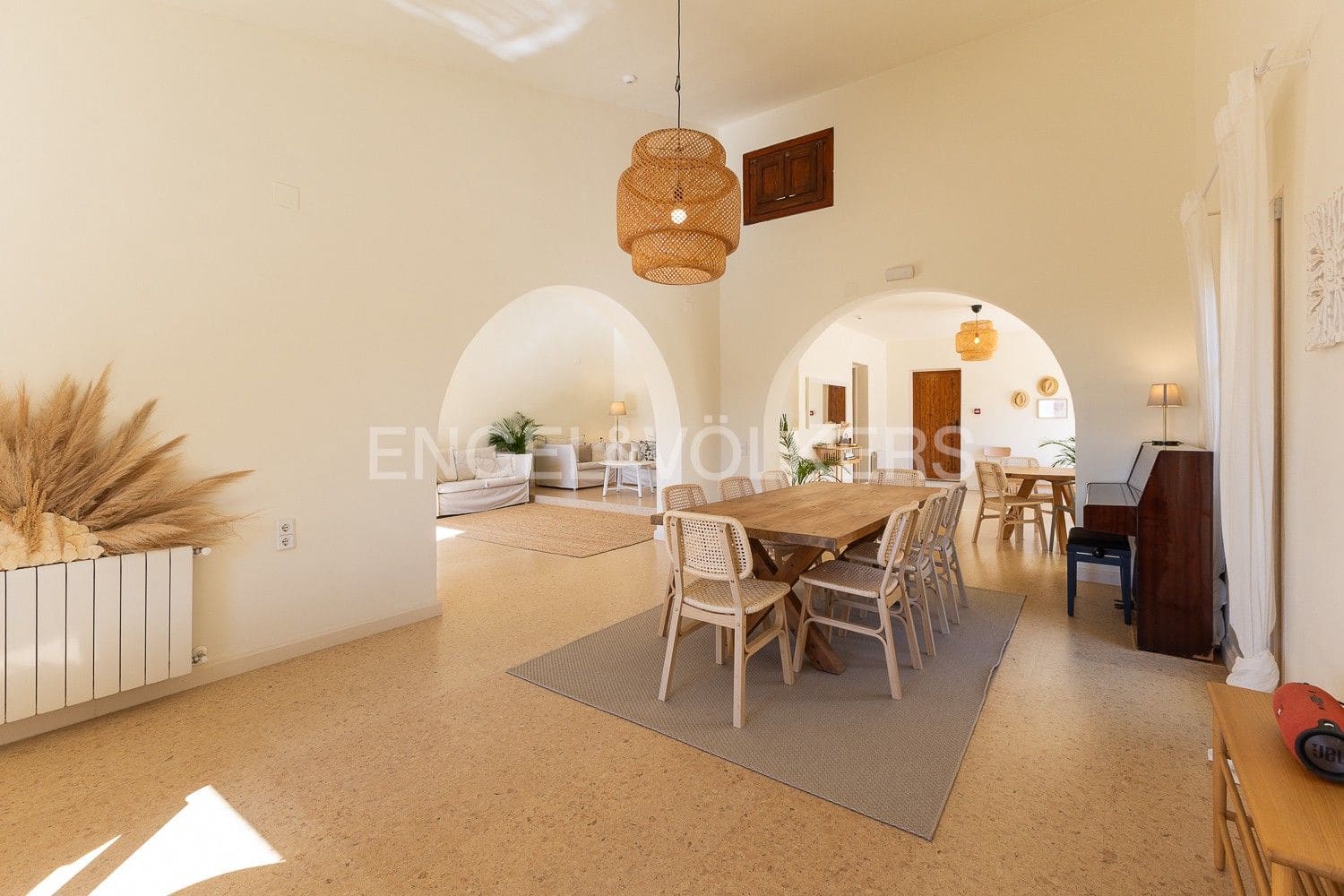 16 bedroom Villa for sale in Albalat dels Tarongers with pool - € 3,650,000 (Ref: 9080605)