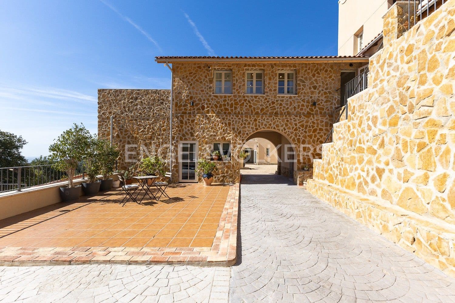 16 bedroom Villa for sale in Albalat dels Tarongers with pool - € 3,650,000 (Ref: 9080605)