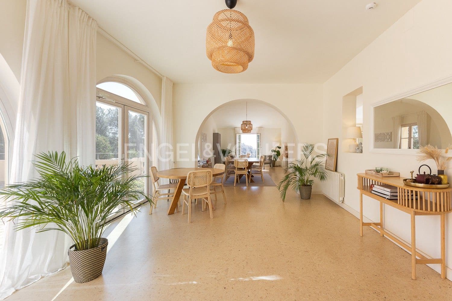 16 bedroom Villa for sale in Albalat dels Tarongers with pool - € 3,650,000 (Ref: 9080605)