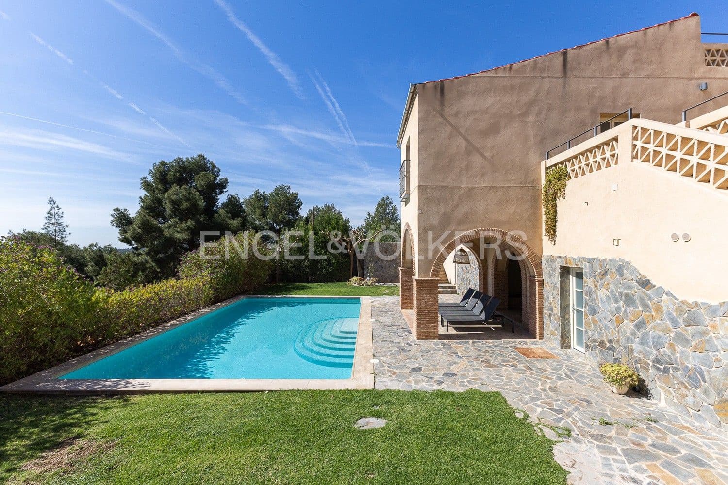 16 bedroom Villa for sale in Albalat dels Tarongers with pool - € 3,650,000 (Ref: 9080605)