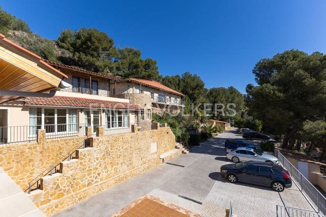 16 bedroom Villa for sale in Albalat dels Tarongers with pool - € 3,650,000 (Ref: 9080605)