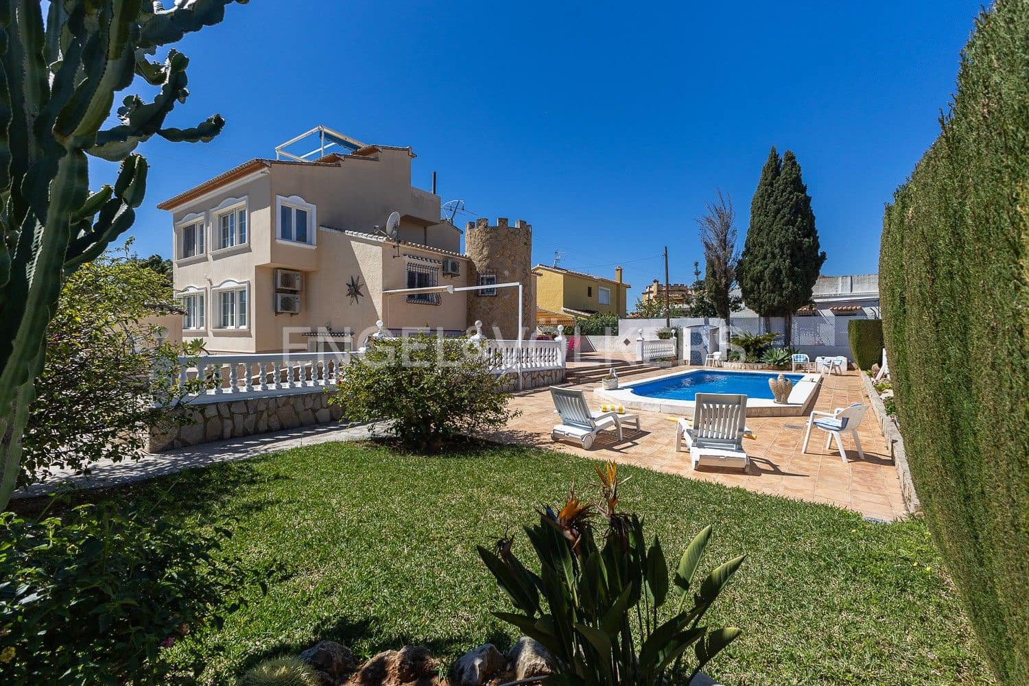 3 Zimmer Villa zu verkaufen in Els Poblets mit Pool Garage - 930.000 € (Ref: 9080609)