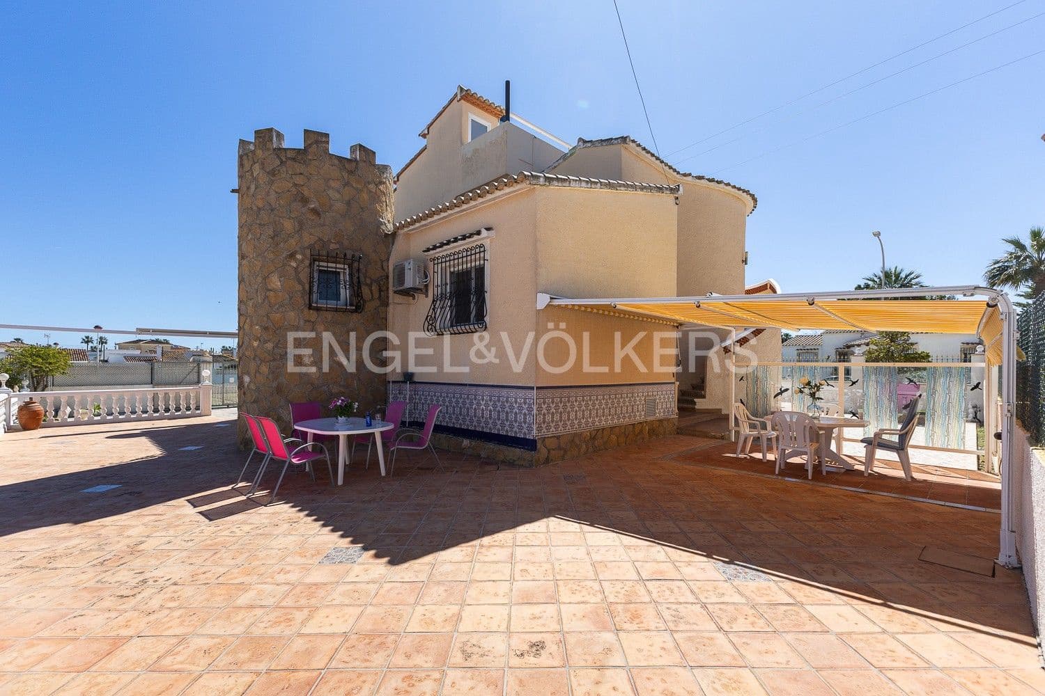 3 Zimmer Villa zu verkaufen in Els Poblets mit Pool Garage - 930.000 € (Ref: 9080609)