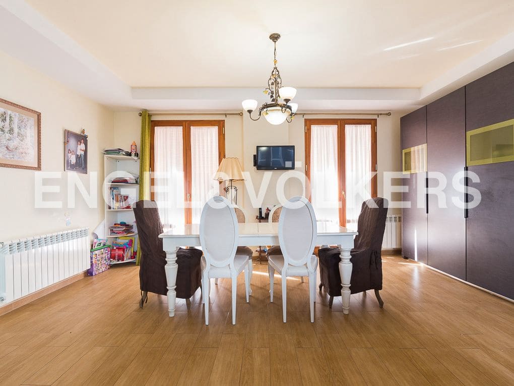 4 bedroom Townhouse for sale in Alzira with garage - € 525,000 (Ref: 9080626)