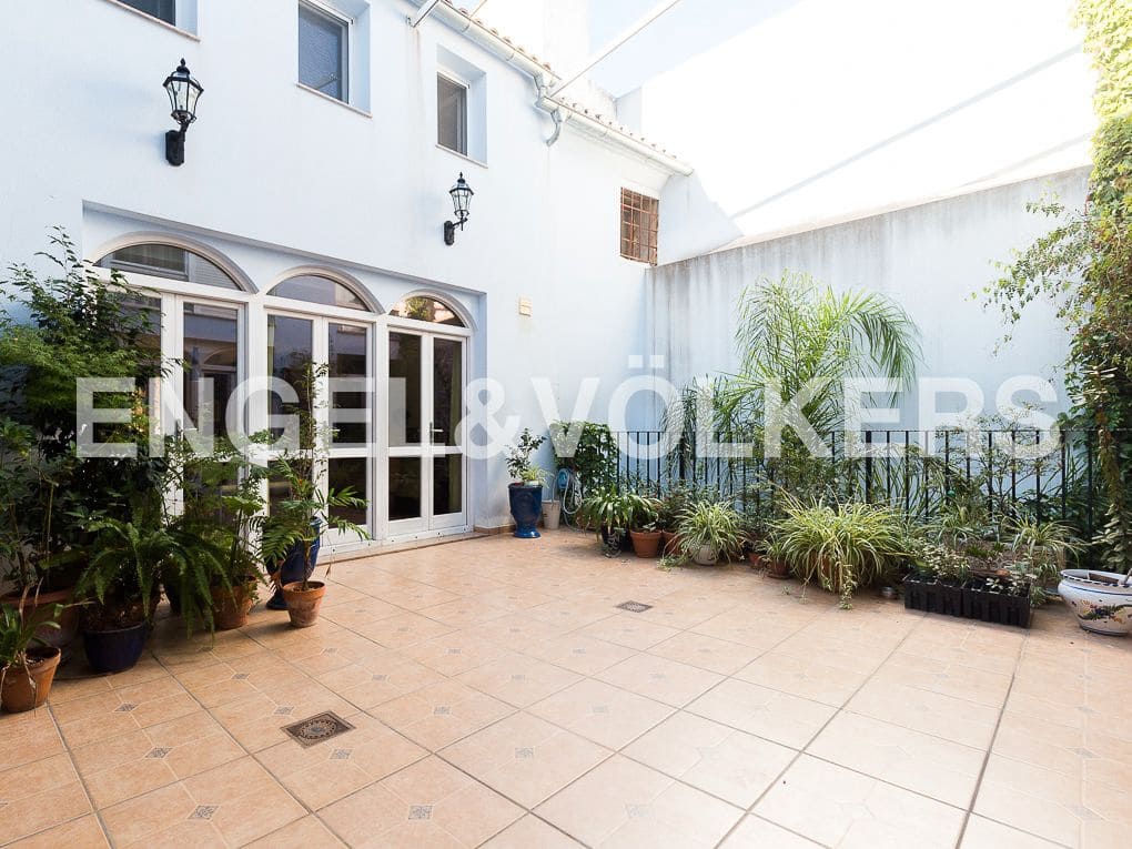 4 bedroom Townhouse for sale in Alzira with garage - € 525,000 (Ref: 9080626)
