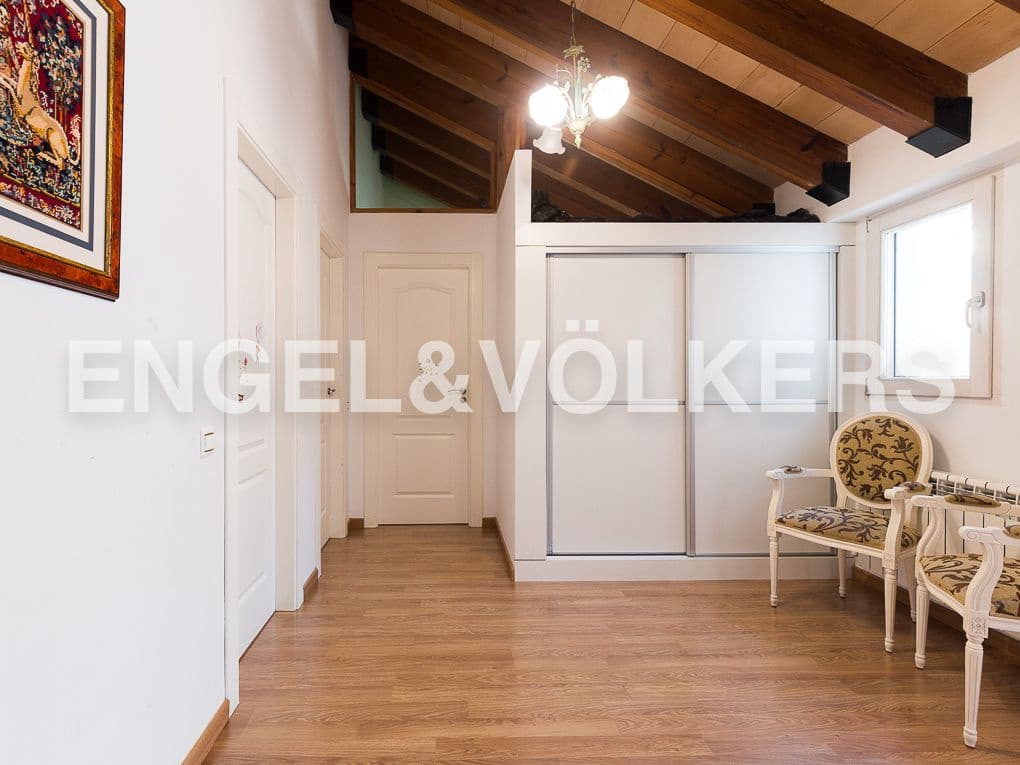 4 bedroom Townhouse for sale in Alzira with garage - € 525,000 (Ref: 9080626)