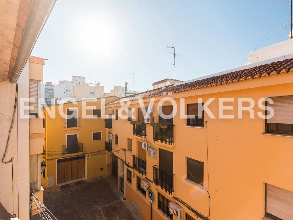 4 bedroom Townhouse for sale in Alzira with garage - € 525,000 (Ref: 9080626)