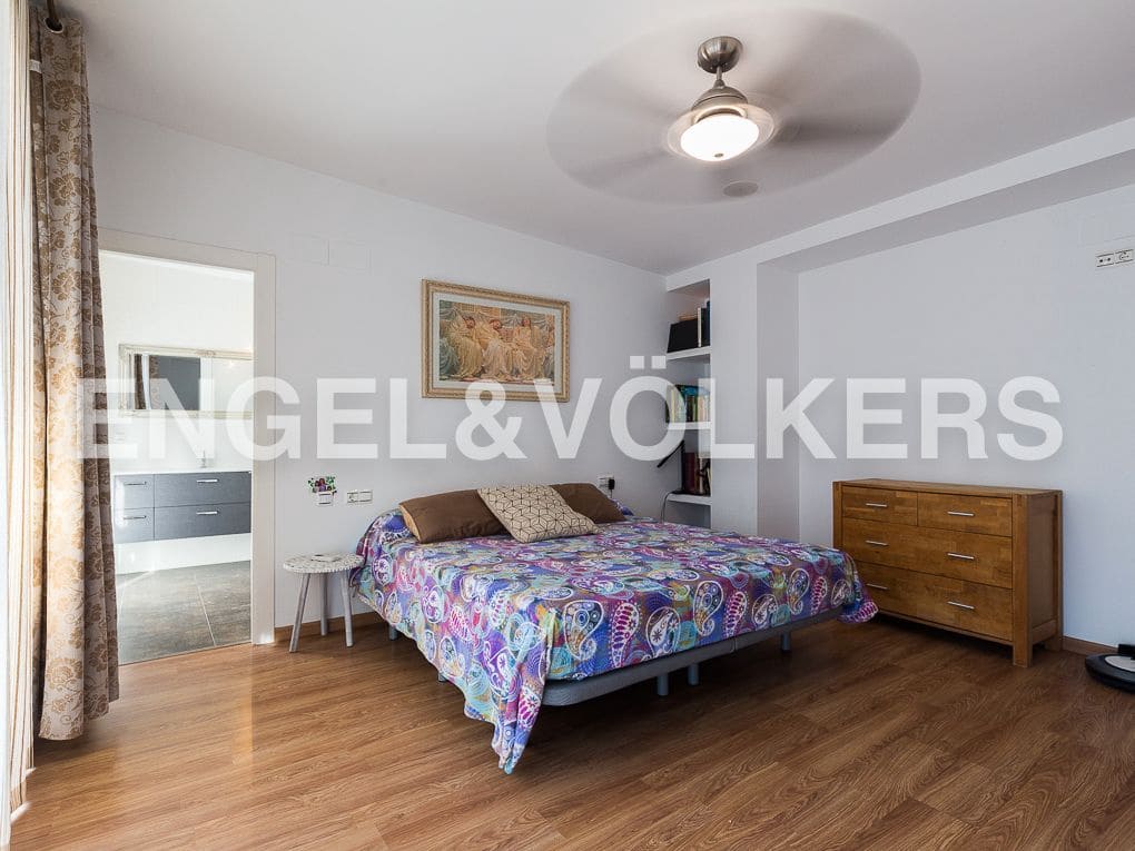 4 bedroom Townhouse for sale in Alzira with garage - € 525,000 (Ref: 9080626)