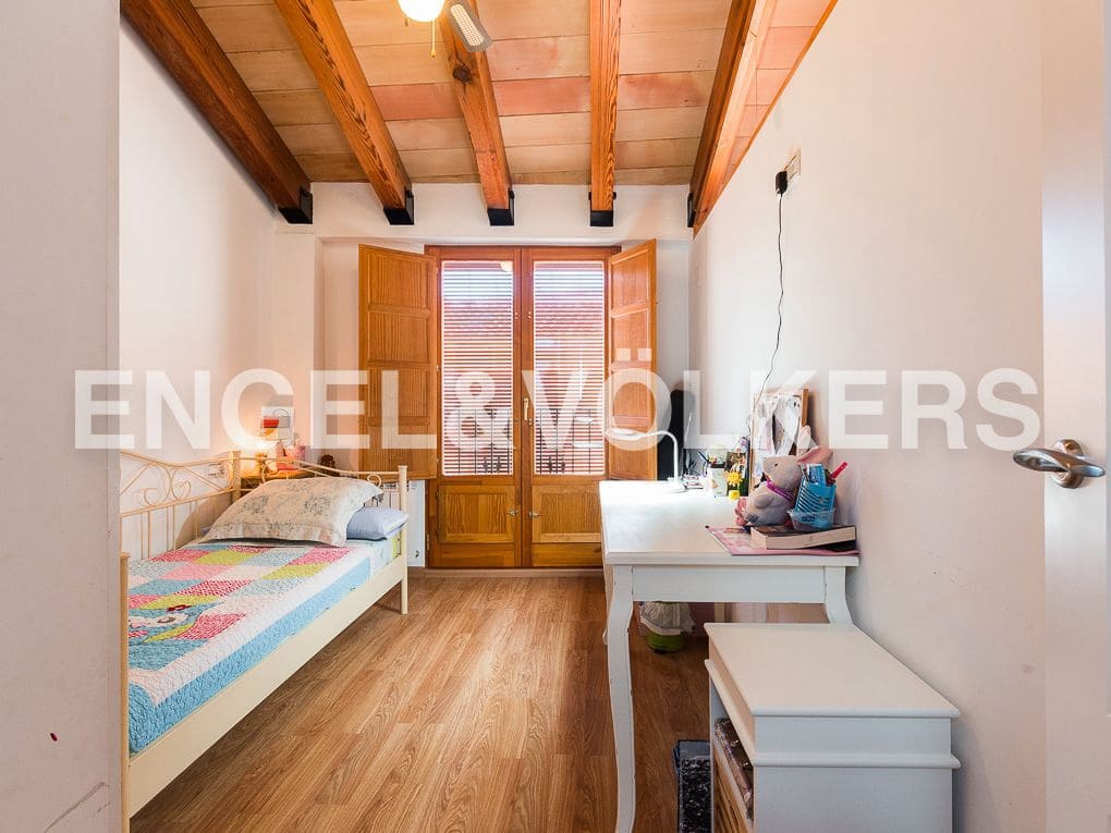 4 bedroom Townhouse for sale in Alzira with garage - € 525,000 (Ref: 9080626)