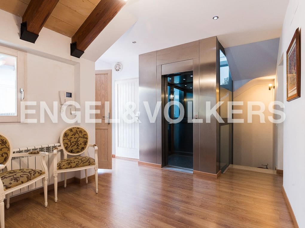 4 bedroom Townhouse for sale in Alzira with garage - € 525,000 (Ref: 9080626)