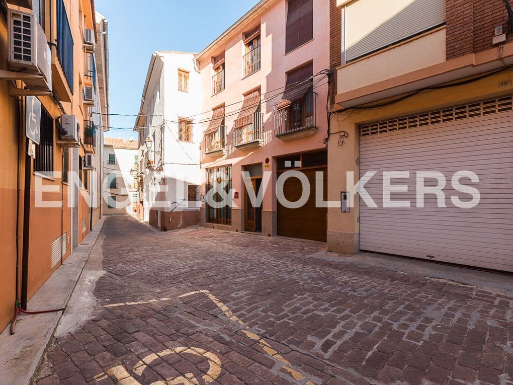 4 bedroom Townhouse for sale in Alzira with garage - € 525,000 (Ref: 9080626)