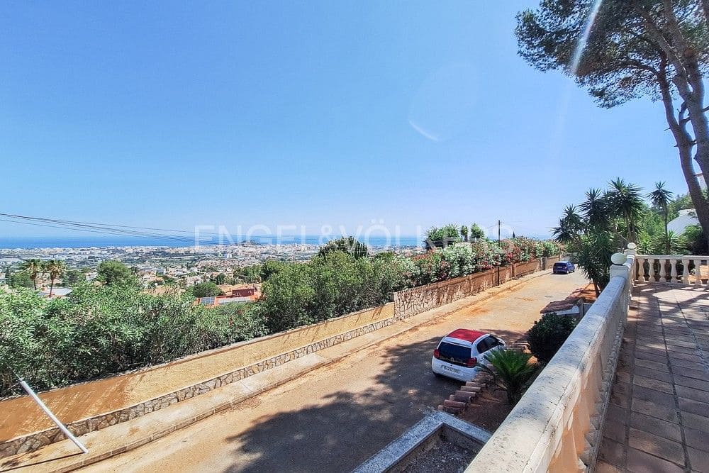Chalet de 3 habitaciones en Dénia en venta con piscina garaje - 635.000 € (Ref: 9080631)
