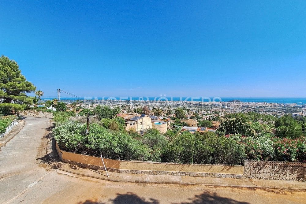 Chalet de 3 habitaciones en Dénia en venta con piscina garaje - 635.000 € (Ref: 9080631)