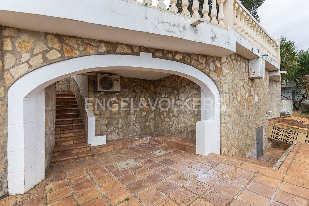 Chalet de 3 habitaciones en Dénia en venta con piscina garaje - 635.000 € (Ref: 9080631)