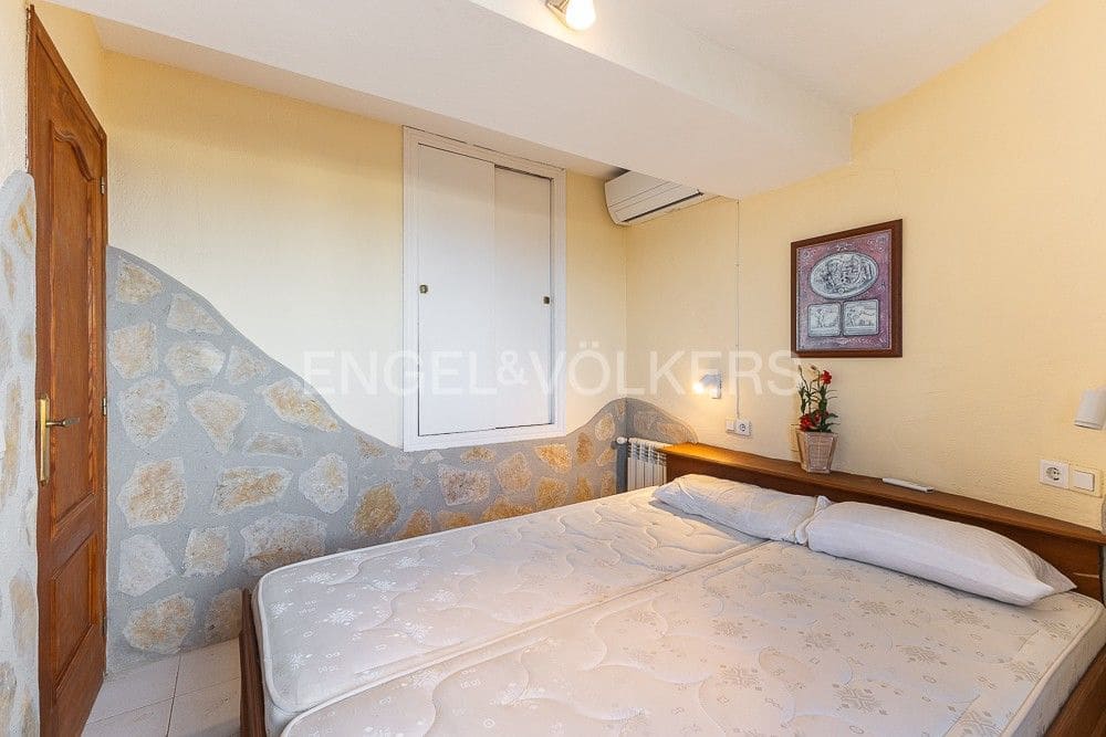 Chalet de 3 habitaciones en Dénia en venta con piscina garaje - 635.000 € (Ref: 9080631)