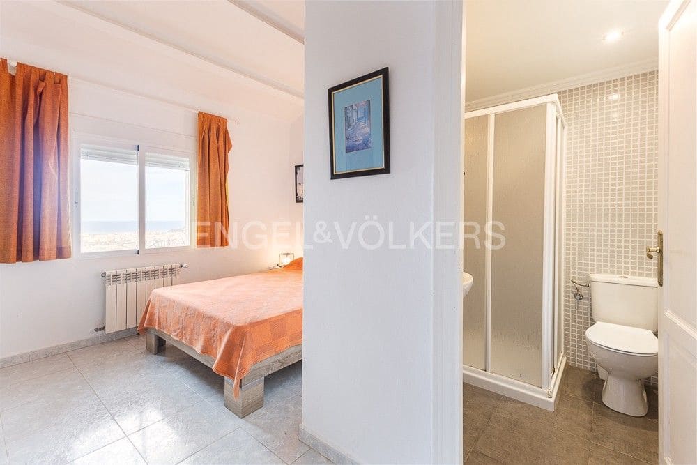 Chalet de 3 habitaciones en Dénia en venta con piscina garaje - 635.000 € (Ref: 9080631)