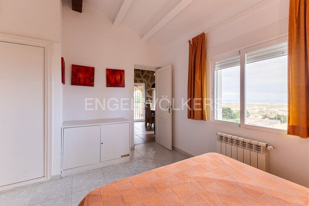 Chalet de 3 habitaciones en Dénia en venta con piscina garaje - 635.000 € (Ref: 9080631)