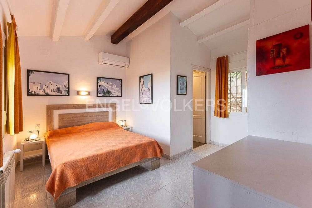 Chalet de 3 habitaciones en Dénia en venta con piscina garaje - 635.000 € (Ref: 9080631)