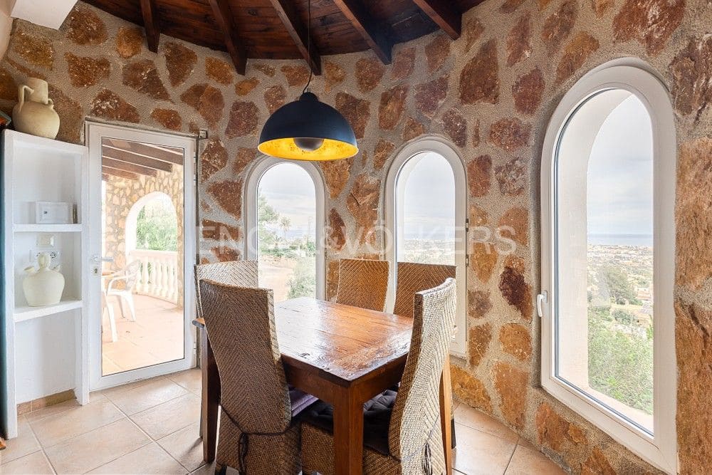 Chalet de 3 habitaciones en Dénia en venta con piscina garaje - 635.000 € (Ref: 9080631)