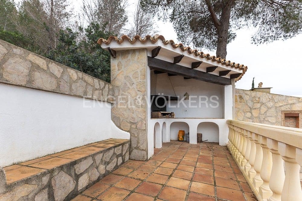 Chalet de 3 habitaciones en Dénia en venta con piscina garaje - 635.000 € (Ref: 9080631)