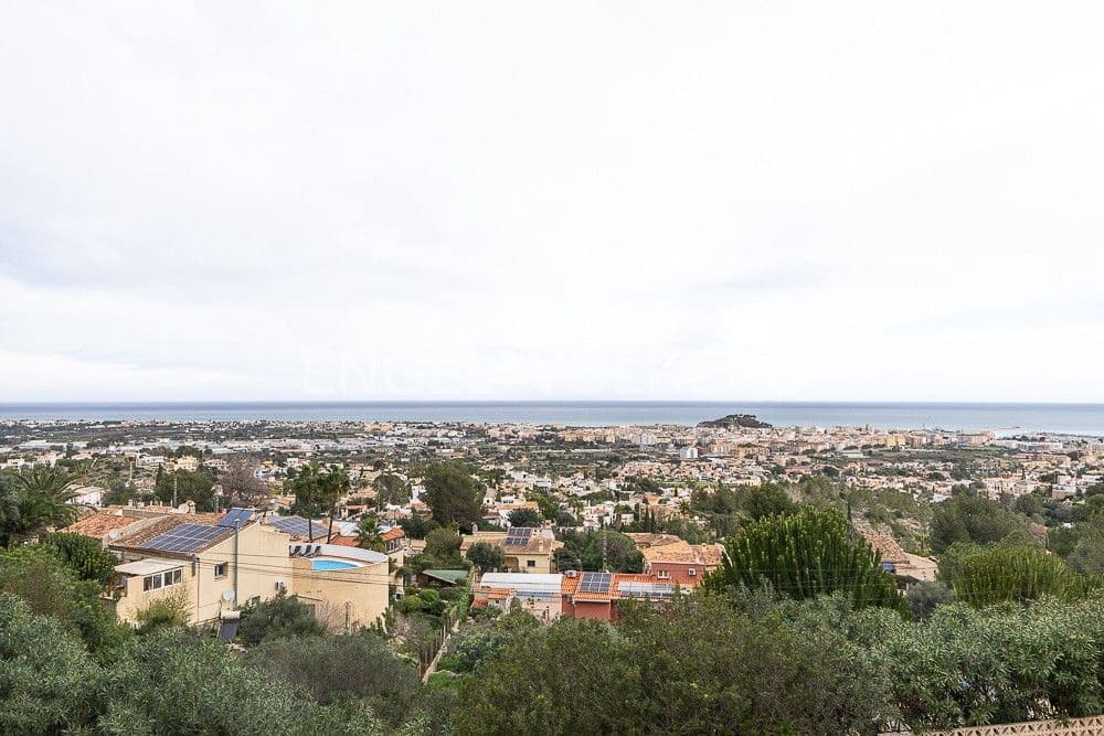 Chalet de 3 habitaciones en Dénia en venta con piscina garaje - 635.000 € (Ref: 9080631)