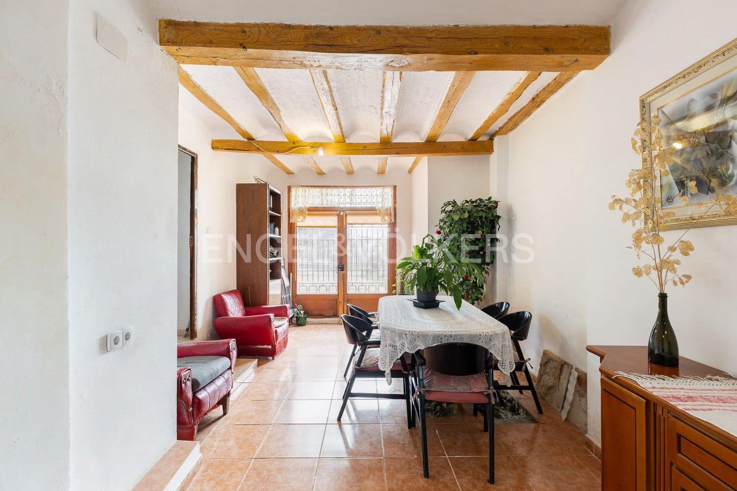 5 bedroom Villa for sale in Requena with garage - € 450,000 (Ref: 9080639)