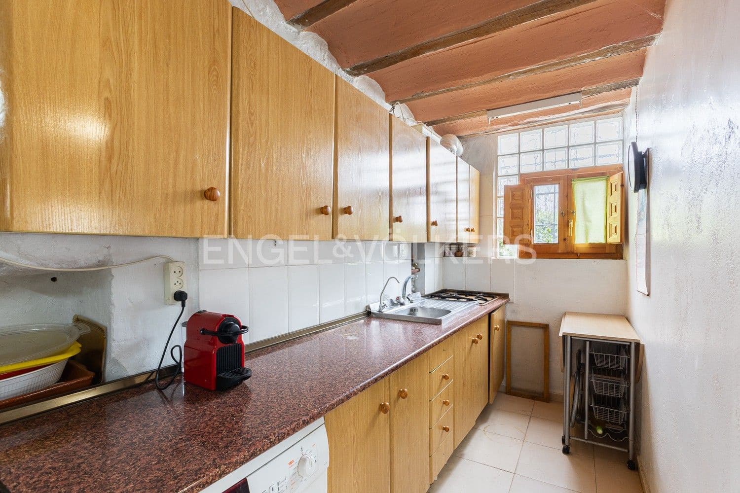 5 bedroom Villa for sale in Requena with garage - € 450,000 (Ref: 9080639)