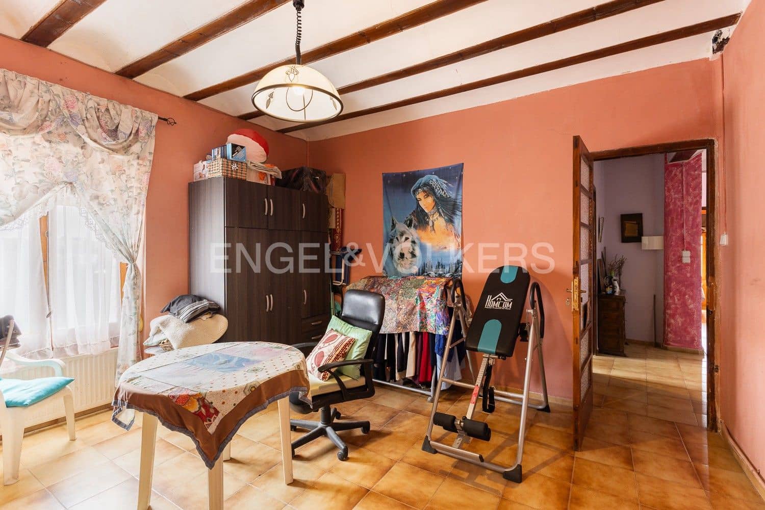 5 bedroom Villa for sale in Requena with garage - € 450,000 (Ref: 9080639)