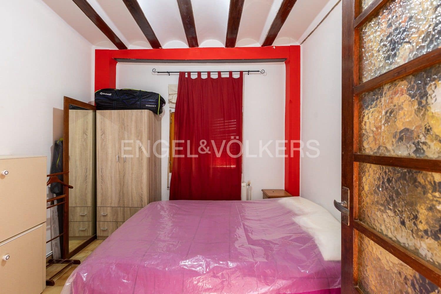 5 bedroom Villa for sale in Requena with garage - € 450,000 (Ref: 9080639)