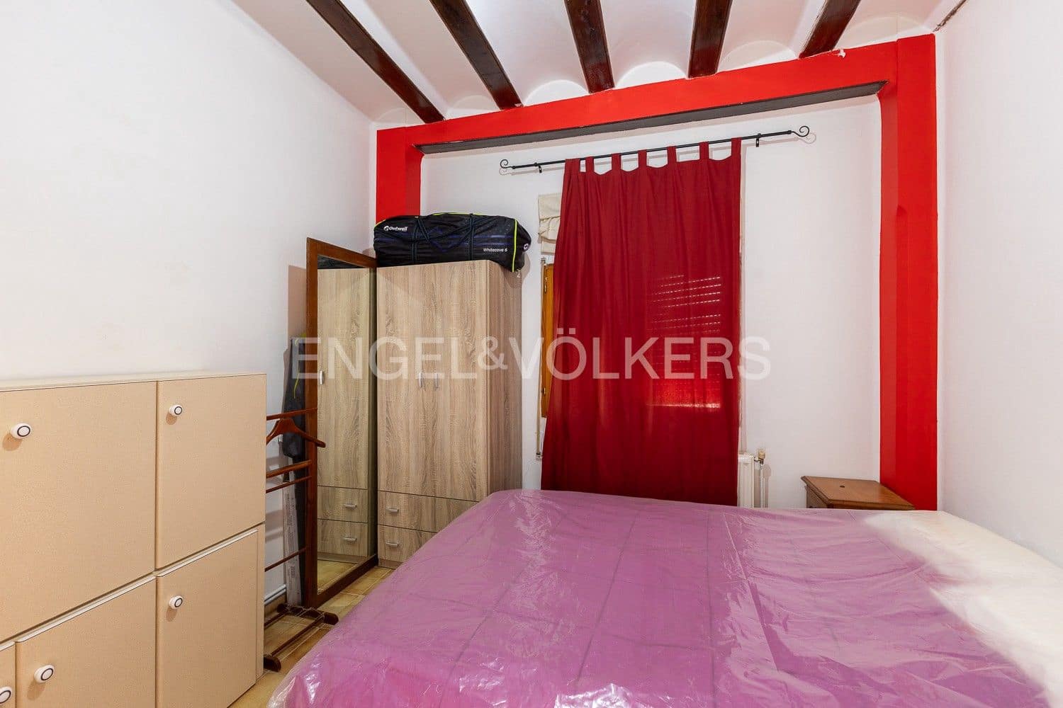 5 bedroom Villa for sale in Requena with garage - € 450,000 (Ref: 9080639)