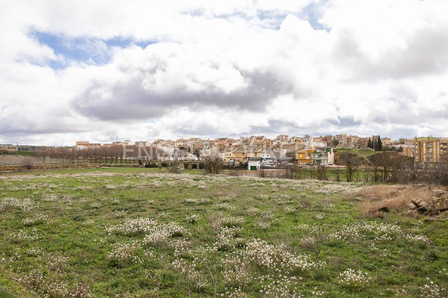 5 bedroom Villa for sale in Requena with garage - € 450,000 (Ref: 9080639)