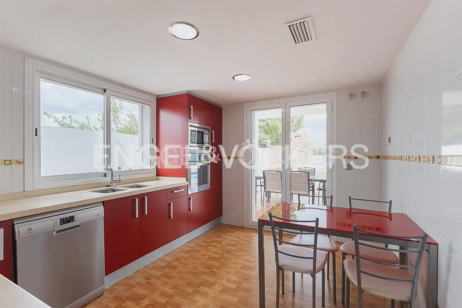 5 soverom Villa til salgs i Betera med svømmebasseng garasje - € 580 000 (Ref: 9080674)
