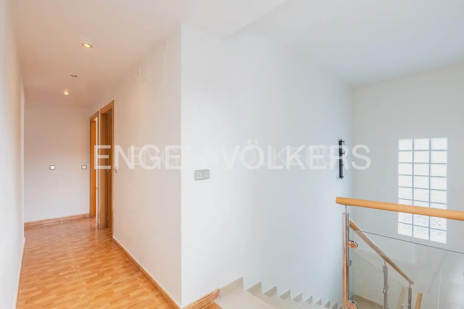 5 soverom Villa til salgs i Betera med svømmebasseng garasje - € 580 000 (Ref: 9080674)