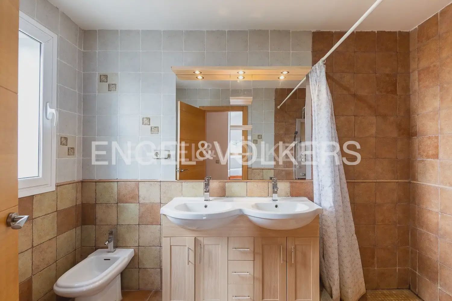 5 soverom Villa til salgs i Betera med svømmebasseng garasje - € 580 000 (Ref: 9080674)
