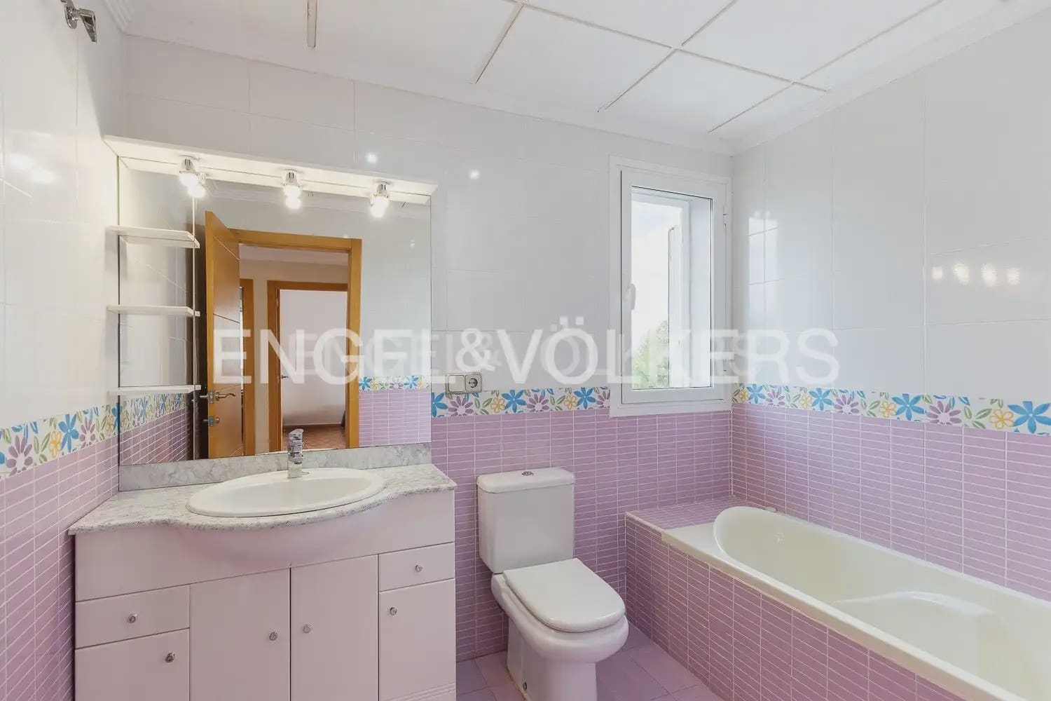 5 soverom Villa til salgs i Betera med svømmebasseng garasje - € 580 000 (Ref: 9080674)
