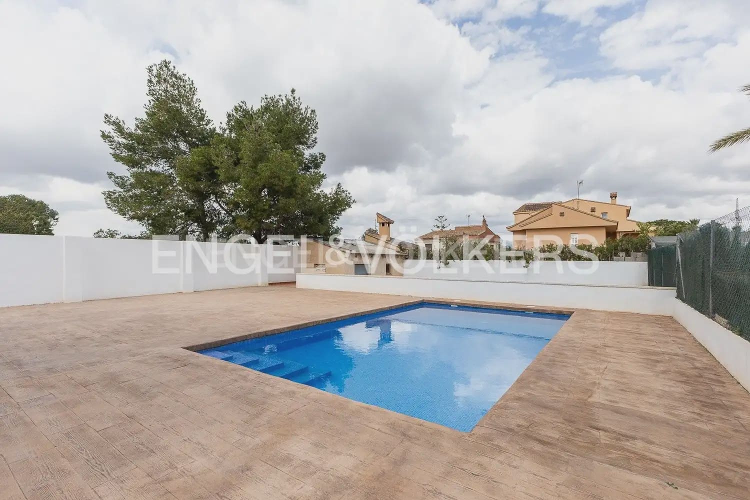 5 soverom Villa til salgs i Betera med svømmebasseng garasje - € 580 000 (Ref: 9080674)