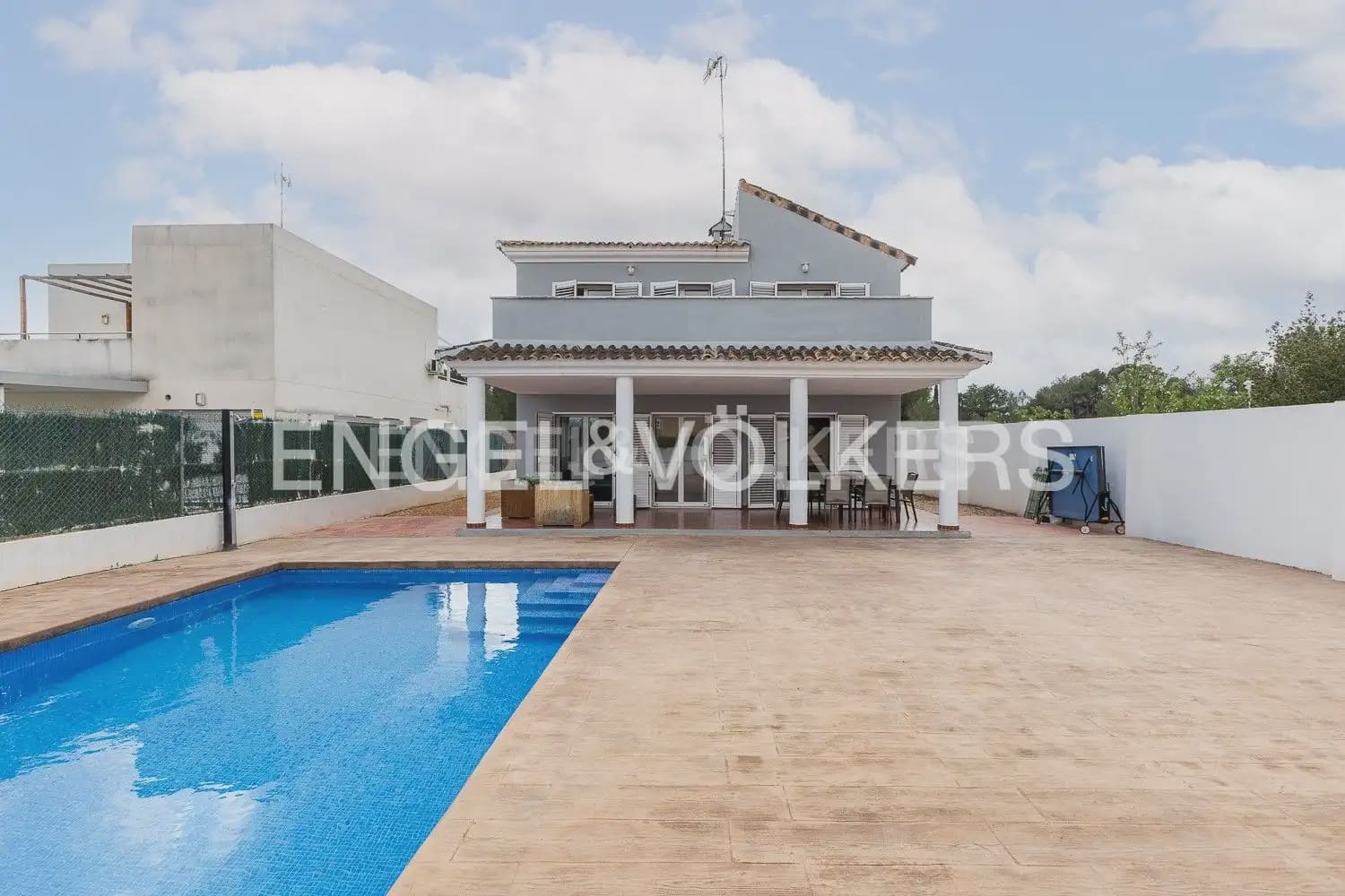 5 soverom Villa til salgs i Betera med svømmebasseng garasje - € 580 000 (Ref: 9080674)