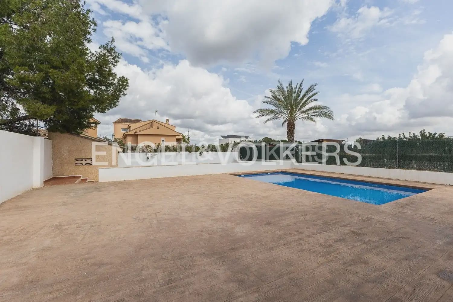 5 soverom Villa til salgs i Betera med svømmebasseng garasje - € 580 000 (Ref: 9080674)