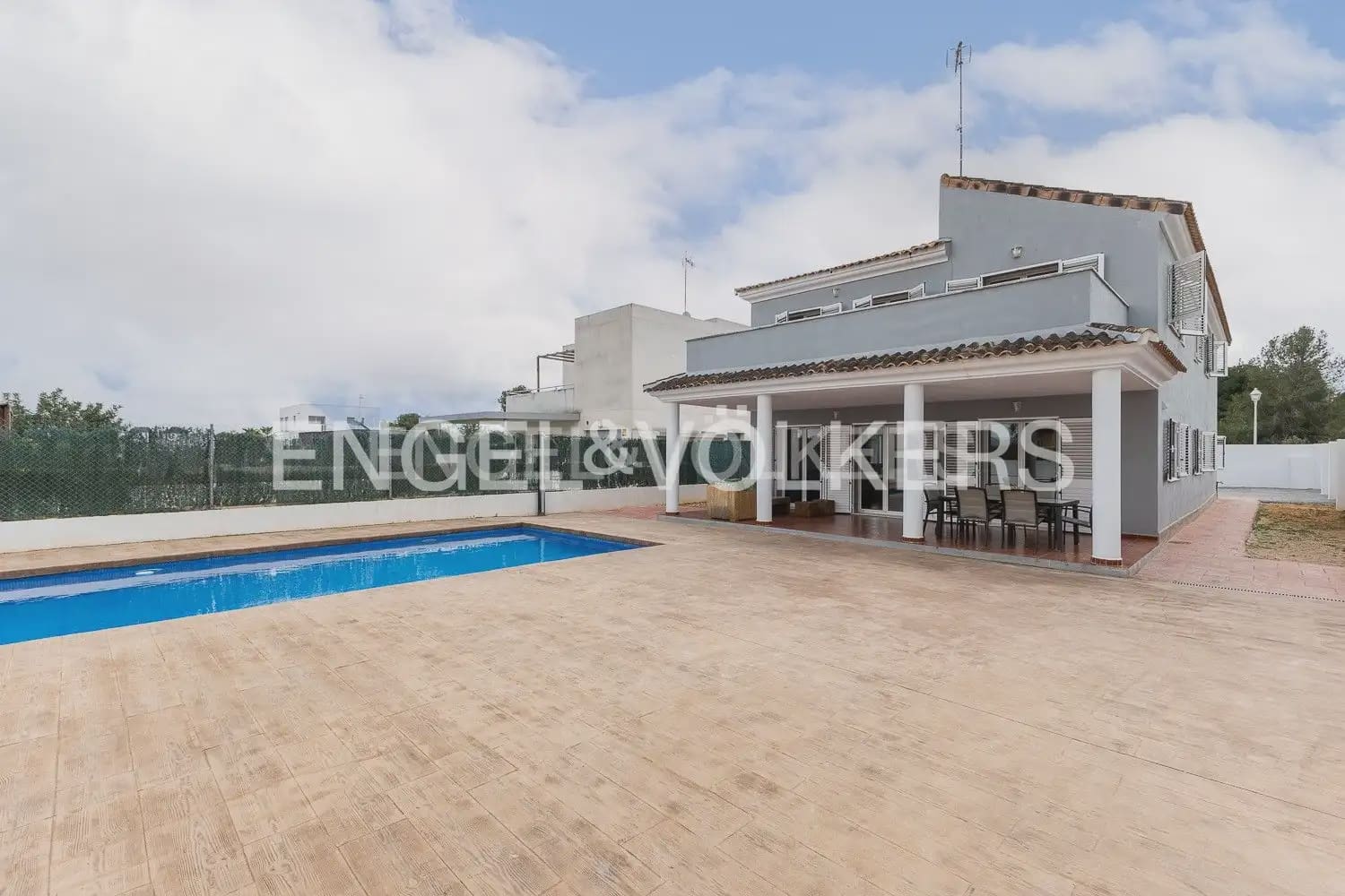 5 soverom Villa til salgs i Betera med svømmebasseng garasje - € 580 000 (Ref: 9080674)