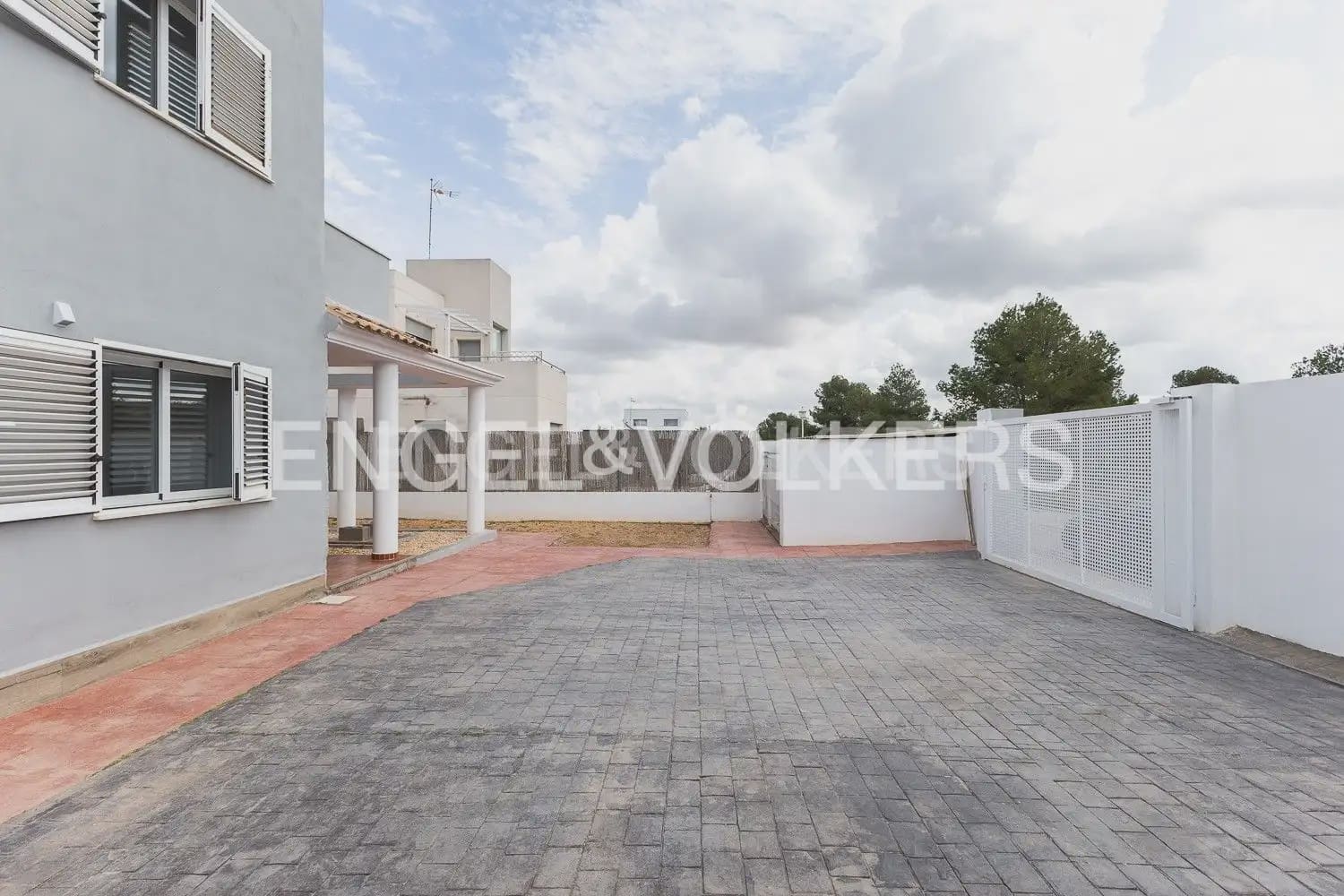 5 soverom Villa til salgs i Betera med svømmebasseng garasje - € 580 000 (Ref: 9080674)