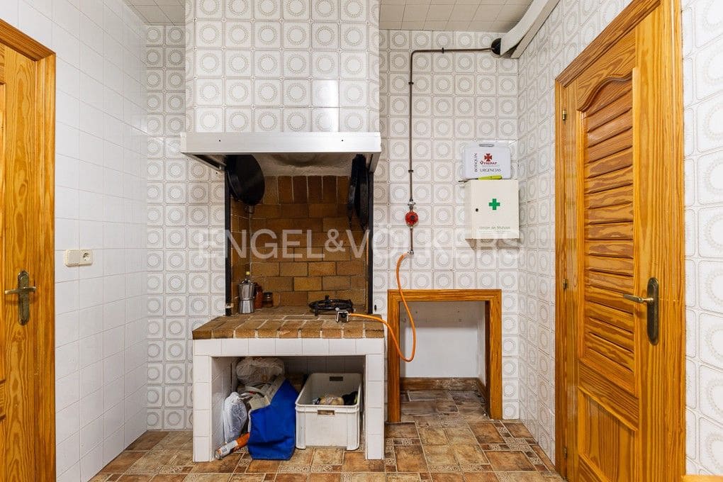 Local Comercial de 15 habitaciones en Alcublas en venta - 350.800 € (Ref: 9082434)