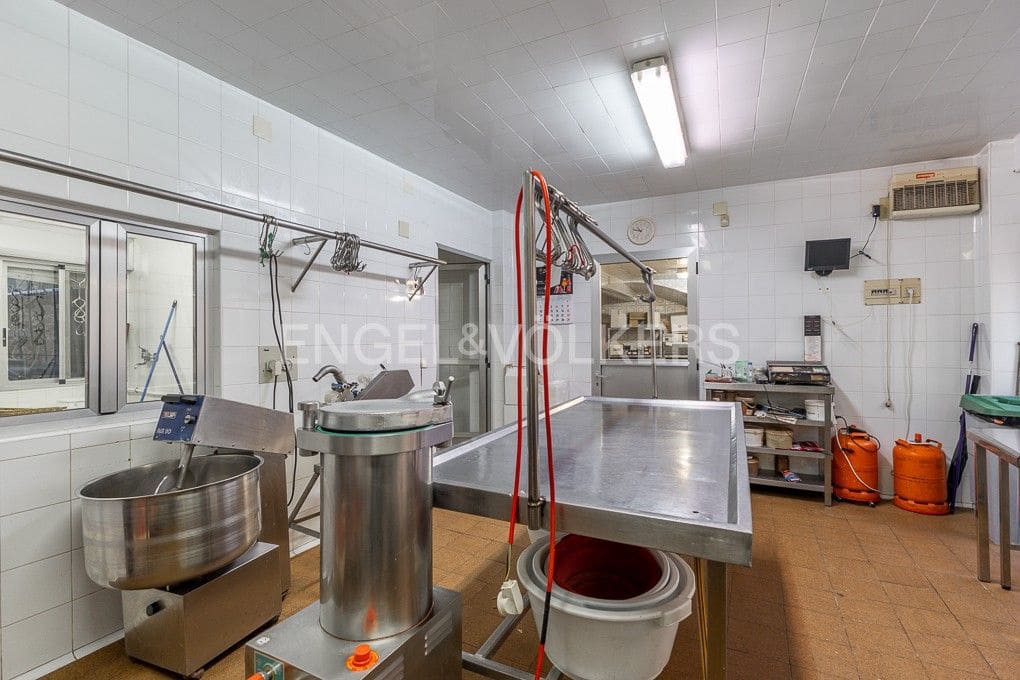 Local Comercial de 15 habitaciones en Alcublas en venta - 350.800 € (Ref: 9082434)