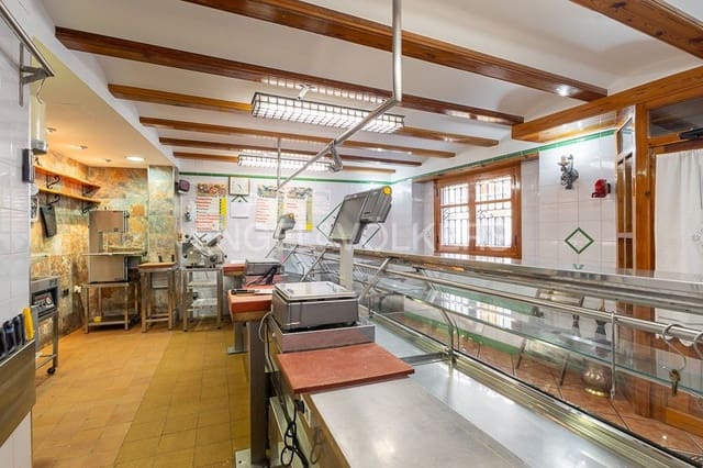 15 bedroom Commercial for sale in Alcublas - € 350,800 (Ref: 9082434)